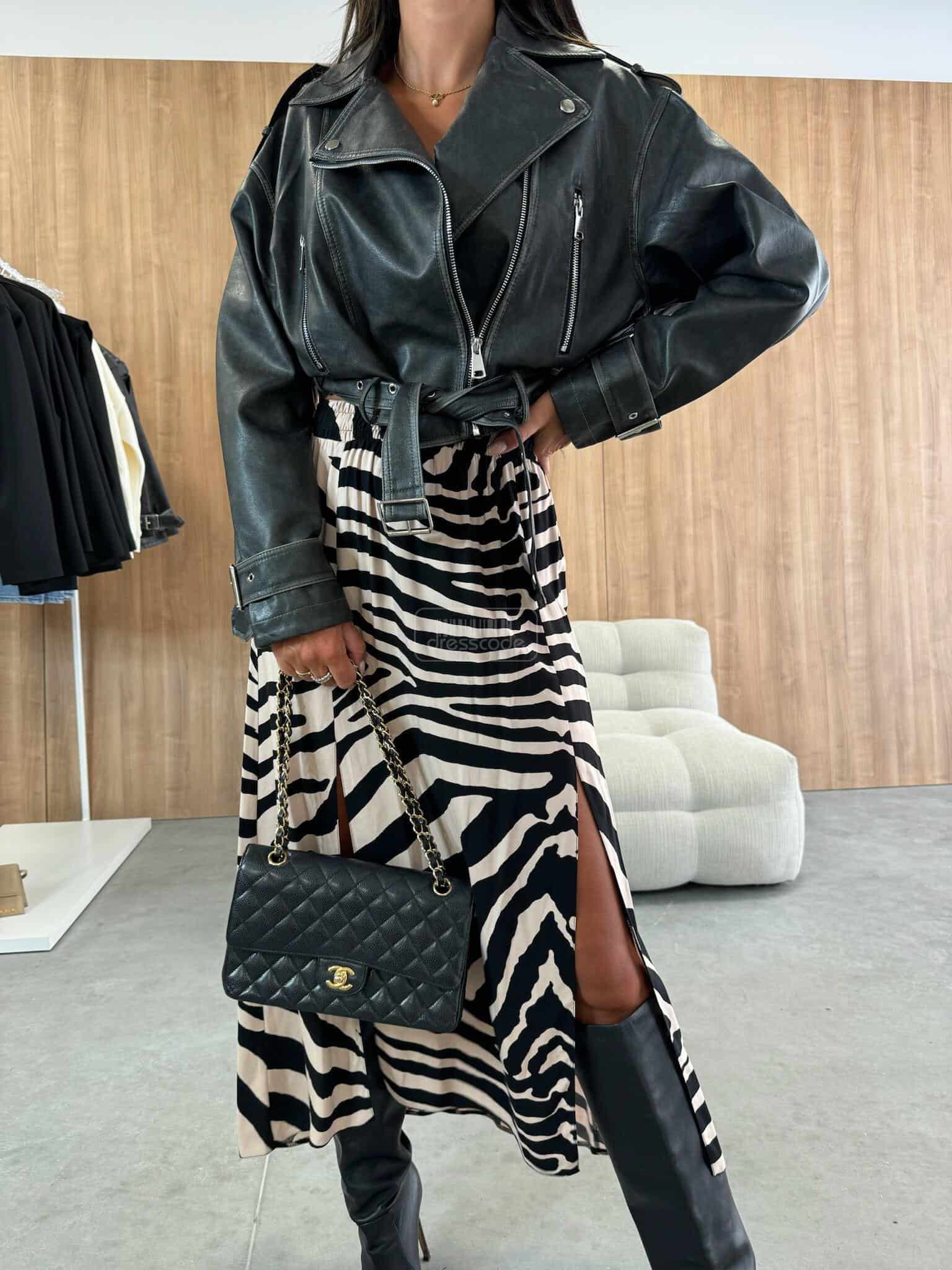 spodnica-gumka-w-pasie-bezowo-czarna_6