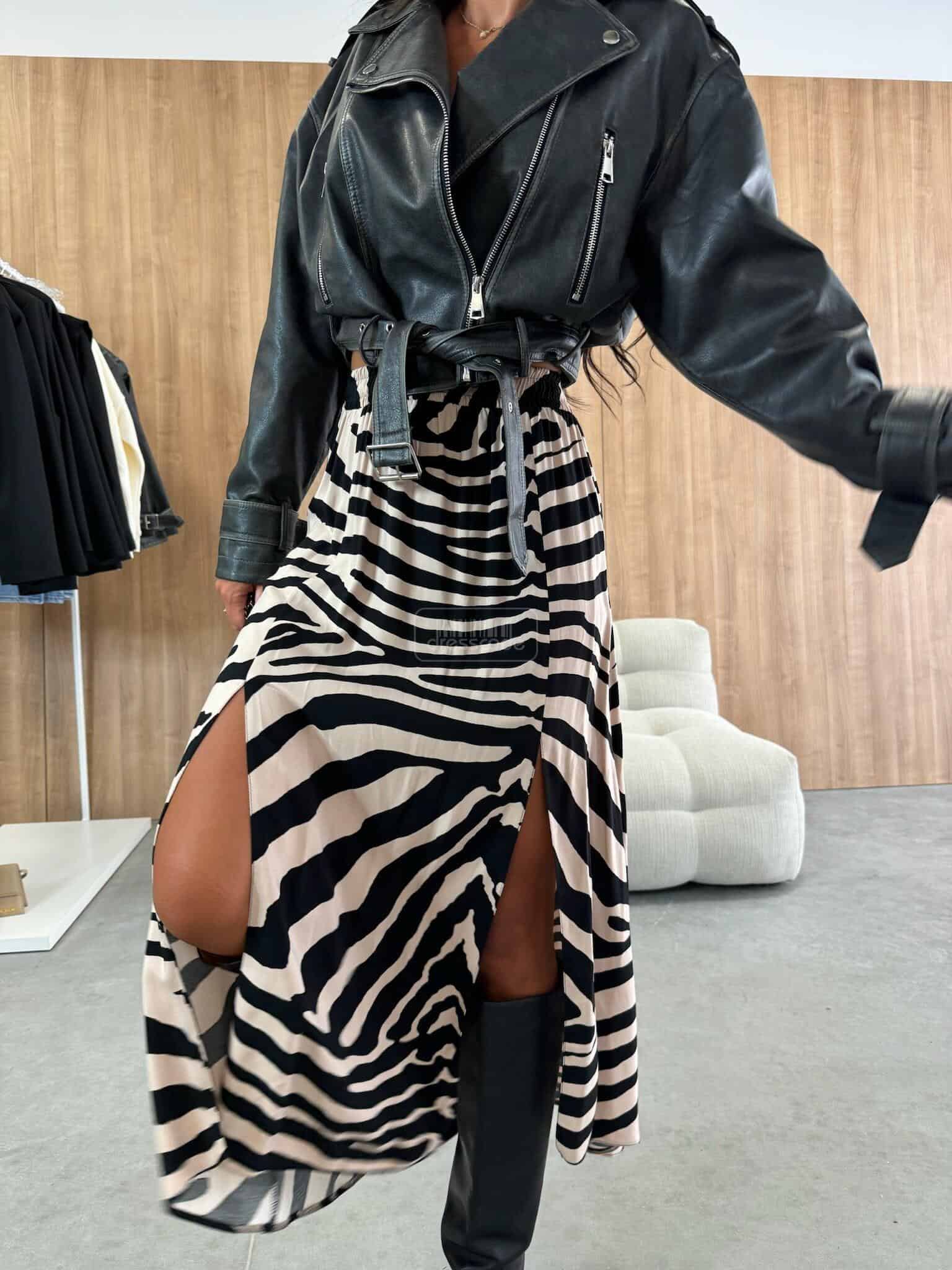 spodnica-gumka-w-pasie-bezowo-czarna_7