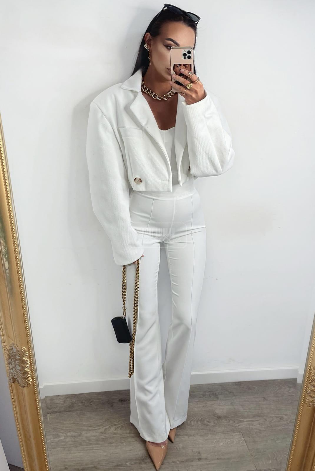 Szerokie-elegancki-spodnie-dzwony-LaMilla-biale-w-Selavifashion.pl-5