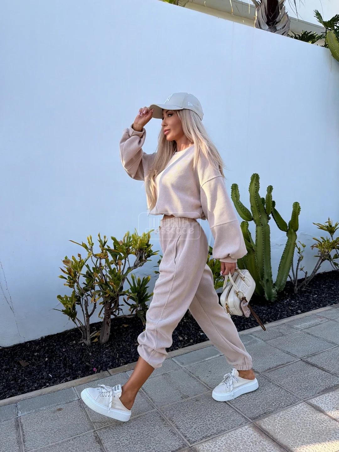 1ab01069-0629-4023-a284-9e924654f025